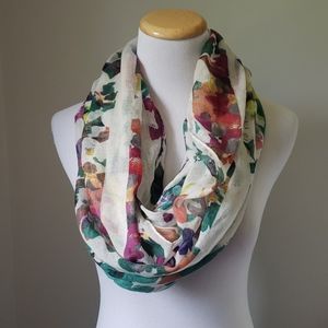 Lightweight flower and white striped infinityscarf